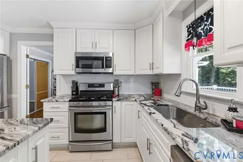 Kitchen - 2911 Barrow Pl, Midlothian, VA 23113 photo 1 of 2