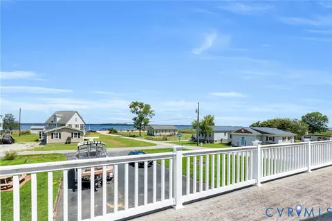 111 Marine Dr, Dunnsville, VA 22454