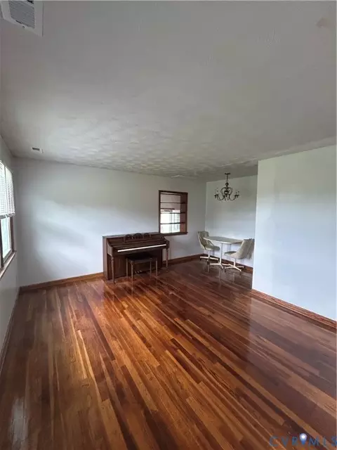 Living - 342 Brownsview Ln, Surry, VA 23883 photo 1 of 3