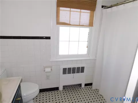 Bath - 214 Sinclair St, Norfolk, VA 23505 photo 1 of 3