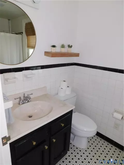 Bath - 214 Sinclair St, Norfolk, VA 23505 photo 3 of 3