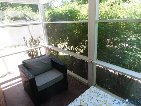 Exterior - 214 Sinclair St, Norfolk, VA 23505 photo 6 of 9