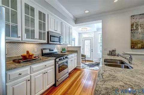 Kitchen - 2407 Stuart Ave, Richmond, VA 23220 photo 5 of 6
