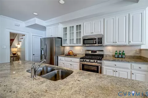 Kitchen - 2407 Stuart Ave, Richmond, VA 23220 photo 3 of 6