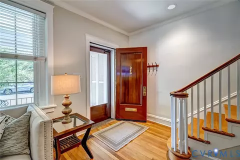 Entry Way - 2407 Stuart Ave, Richmond, VA 23220 photo 2 of 4