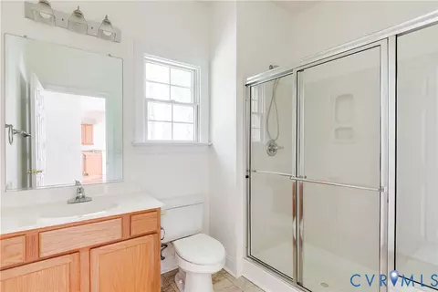 Bath - 425 Dunlin Ct, Midlothian, VA 23114 photo 2 of 5