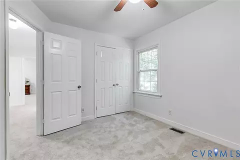 Bedroom - 5808 Oak Knoll Rd, Midlothian, VA 23112 photo 4 of 6