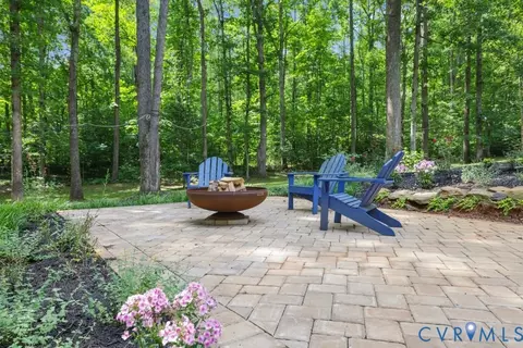 13134 Auburn Mill Ln, Glen Allen, VA 23059