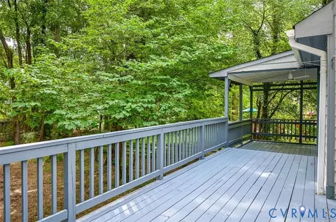 Exterior - 7731 Flag Tail Dr, Midlothian, VA 23112 photo 5 of 12
