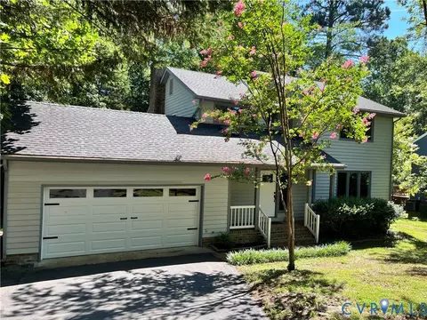 Exterior - 7731 Flag Tail Dr, Midlothian, VA 23112 photo 3 of 12