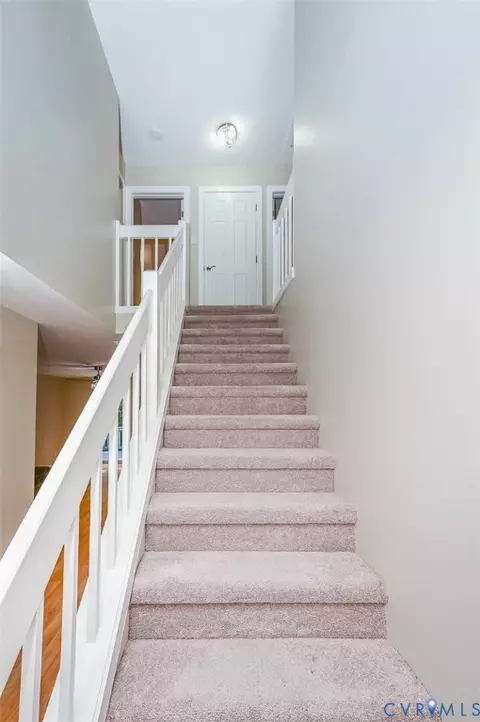 Entry Way - 7731 Flag Tail Dr, Midlothian, VA 23112 photo 2 of 3