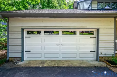 Exterior - 7731 Flag Tail Dr, Midlothian, VA 23112 photo 4 of 12