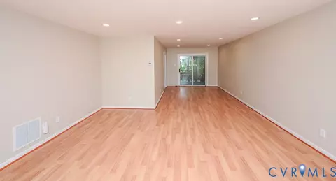 Living - 7731 Flag Tail Dr, Midlothian, VA 23112 photo 7 of 7