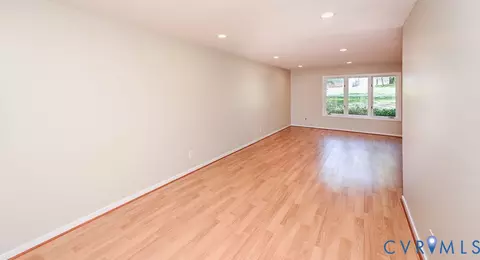 Living - 7731 Flag Tail Dr, Midlothian, VA 23112 photo 4 of 7