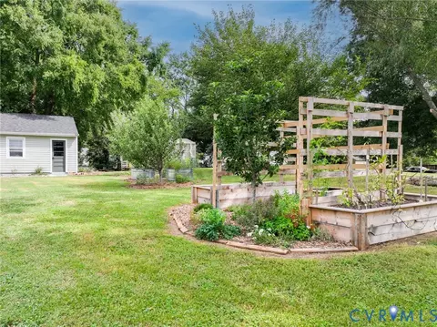 Exterior - 2515 Hey Rd, Richmond, VA 23224 photo 6 of 26
