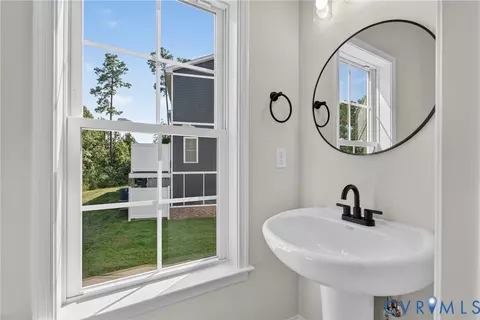 Bath - 6549 Hardee Haven Pl, Midlothian, VA 23112 photo 2 of 4