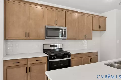 Kitchen - 6549 Hardee Haven Pl, Midlothian, VA 23112 photo 2 of 4