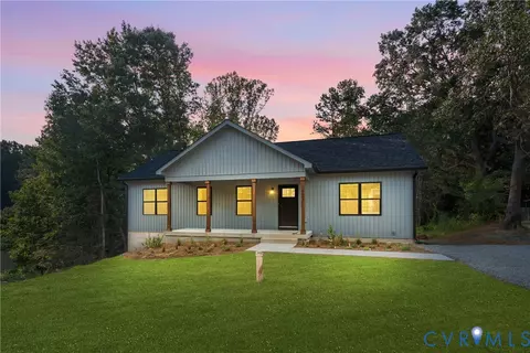 16663 Braswell St, Bowling Green, VA 22427