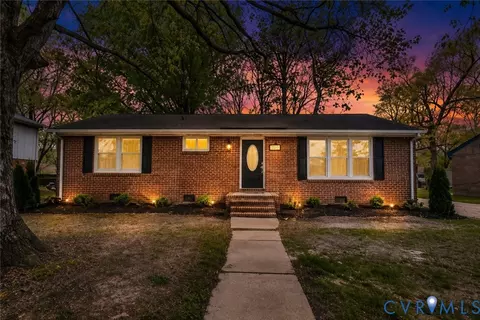 917 Williamsburg Rd, Colonial Heights, VA 23834