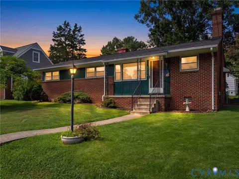 3017 Sherwood Ln, Hopewell, VA 23860