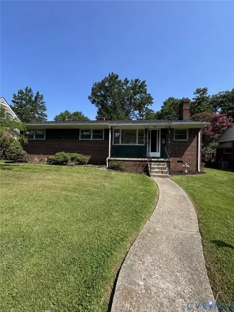 3017 Sherwood Ln, Hopewell, VA 23860