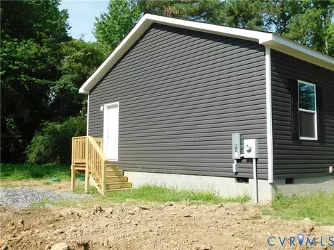 Exterior - 6602 Kimberly Dr, Gloucester, VA 23061 photo 5 of 6
