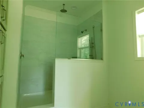 Bath - 6602 Kimberly Dr, Gloucester, VA 23061 photo 2 of 3