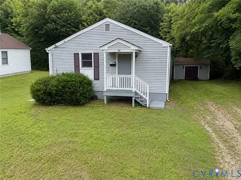 56 St Marks St, Petersburg, VA 23803