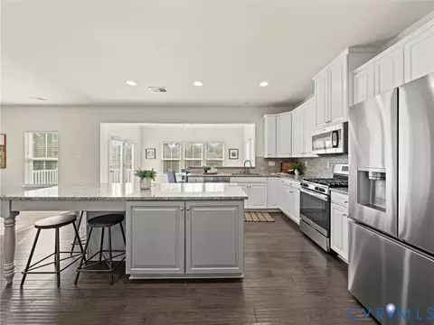 Kitchen - 16866 White Daisy Loop, Moseley, VA 23120 photo 5 of 6