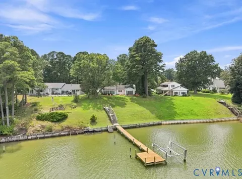 1700 Locust Grove Rd, Topping, VA 23169