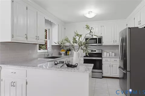 Kitchen - 2311 Castle Hill Rd, Midlothian, VA 23113 photo 1 of 4