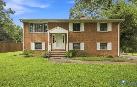 8196 Oak St, Mechanicsville, VA 23111