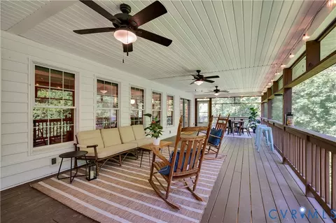 542 Ampthill Rd, Cartersville, VA 23027