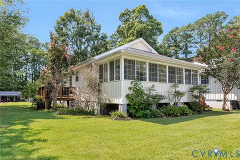 233 Washington St, Reedville, VA 22539