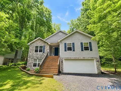8131 Kiwi Ln, Mechanicsville, VA 23111