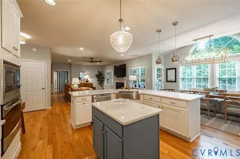 Kitchen - 14100 Rigney Dr, Midlothian, VA 23113 photo 4 of 6