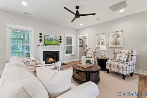 Living - 2075 Arminta Ln, Lanexa, VA 23089 photo 2 of 2