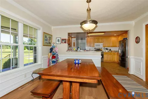 Dining - 888 Beaverdam Rd, Spring Grove, VA 23881 photo 2 of 4