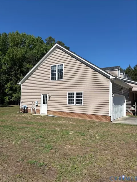 888 Beaverdam Rd, Spring Grove, VA 23881 photo 2
