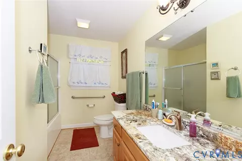 Bath - 888 Beaverdam Rd, Spring Grove, VA 23881 photo 3 of 4