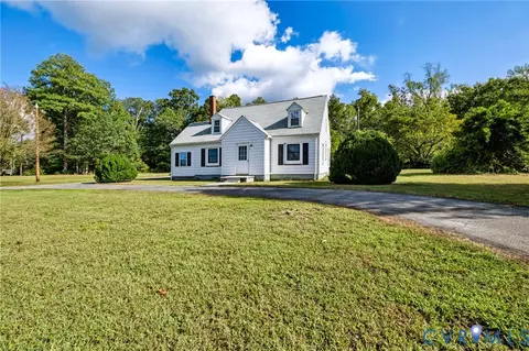 8201 S Quaker Rd, Quinton, VA 23141