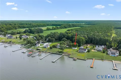 186 Summer Breeze Ln, Dunnsville, VA 22454