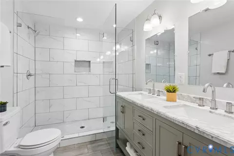 Bath - 229 E 36th St, Richmond, VA 23224 photo 1 of 5