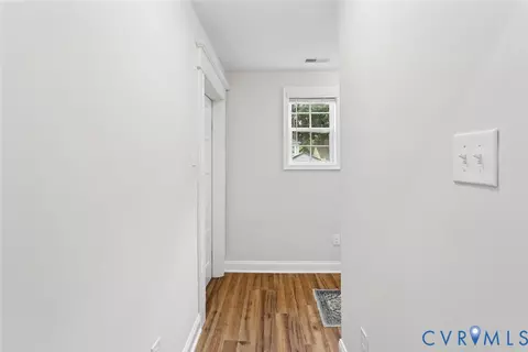 Entry Way - 229 E 36th St, Richmond, VA 23224 photo 6 of 7