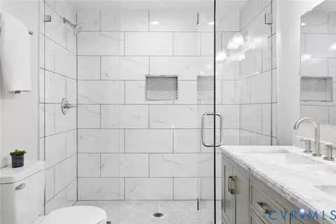 Bath - 229 E 36th St, Richmond, VA 23224 photo 3 of 5
