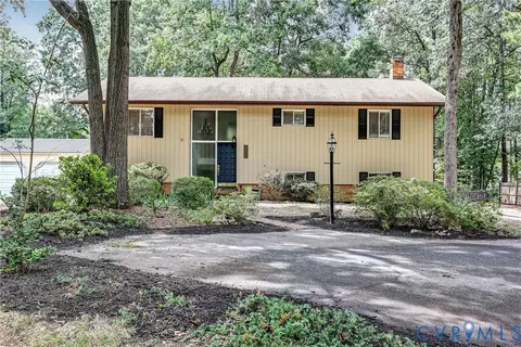 1516 Ednam Forest Dr, Henrico, VA 23238
