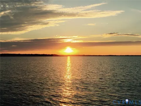 280 Rappahannock Beach Dr, Tappahannock, VA 22560