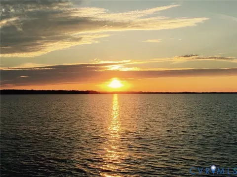 280 Rappahannock Beach Dr, Tappahannock, VA 22560