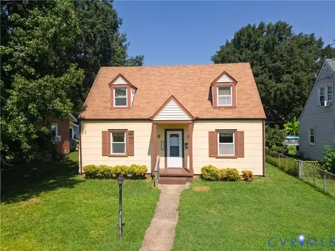 422 Roslyn Ave, Colonial Heights, VA 23834