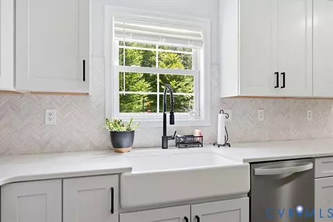 Kitchen - 7065 Kenthurst Rd, Lanexa, VA 23089 photo 5 of 5